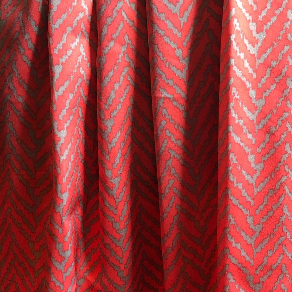 Silky Coral and Tan Skirt by Banana Republic - Picture 2 of 4